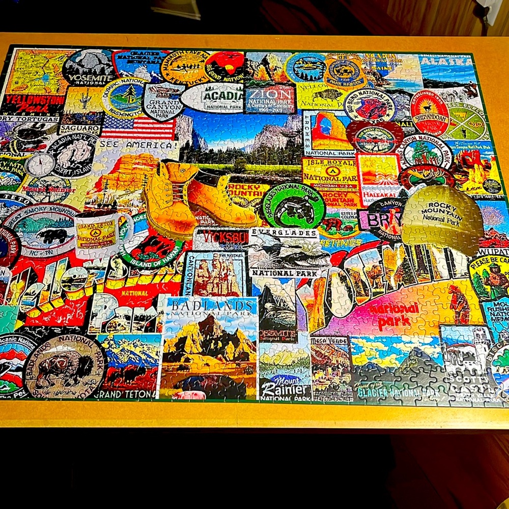 White Mountain Puzzle 1000 pieces 🧩🧩🧩’NATIONAL PARK BADGES’